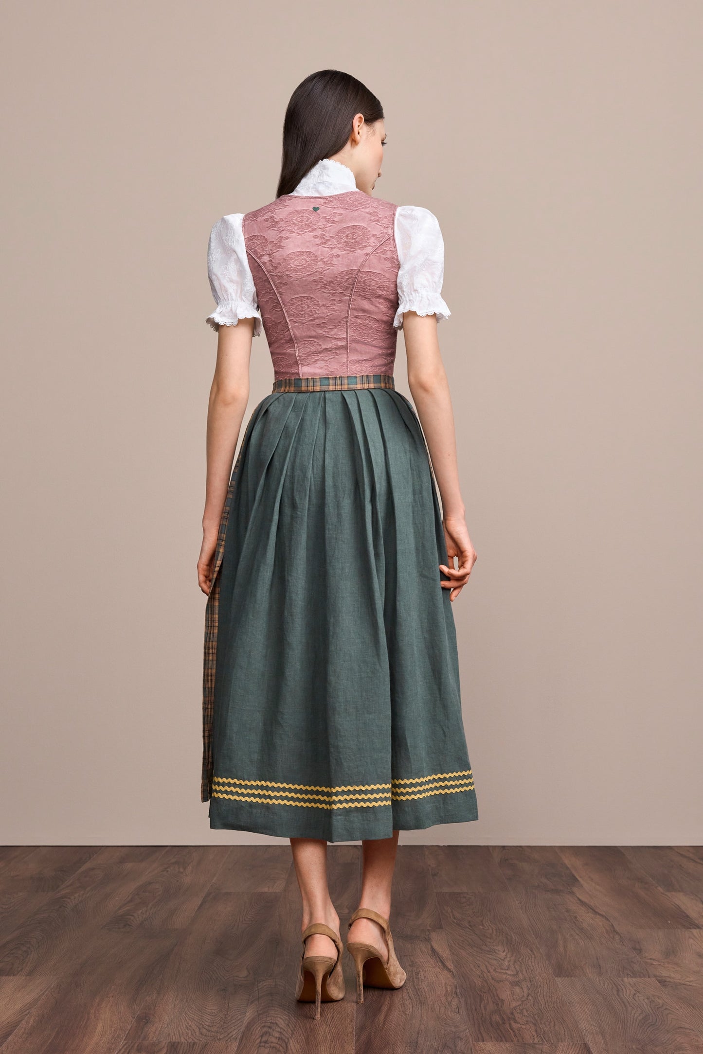 Julia Trentini Paloma maxi dirndl, detail