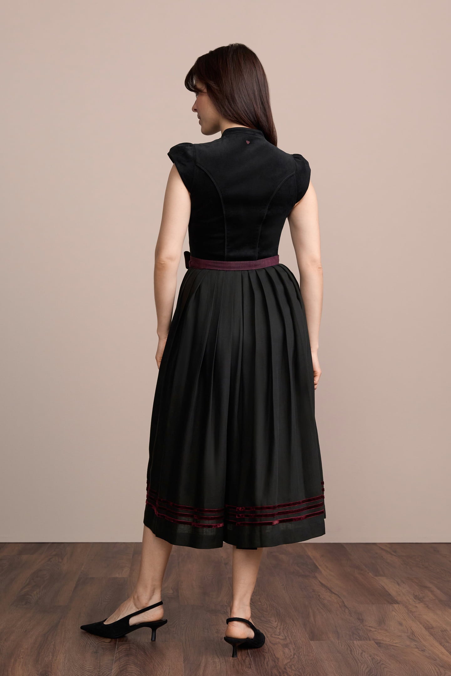 Julia Trentini Naela Dirndl, Black — 80cm Maxi
