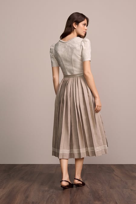 Julia Trentini Nella Dirndl - view 3