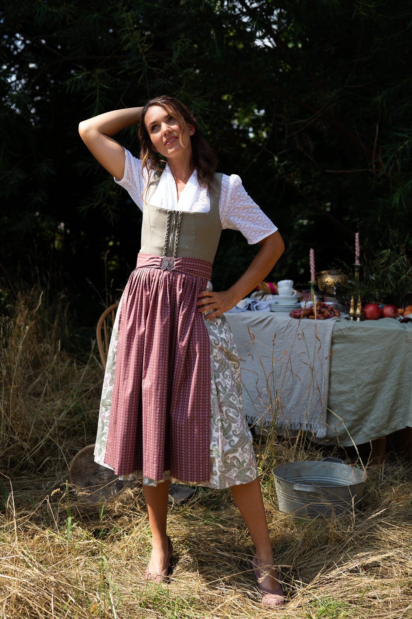 Dirndl with paisley skirt and frog mouth