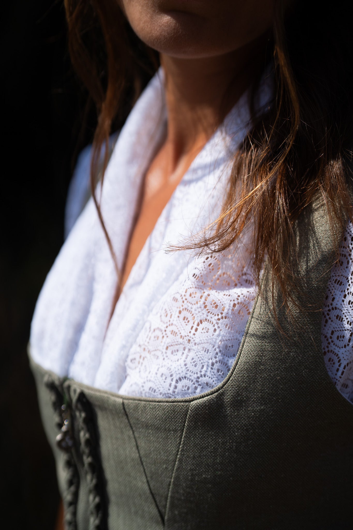 Dirndl with paisley skirt and frog mouth