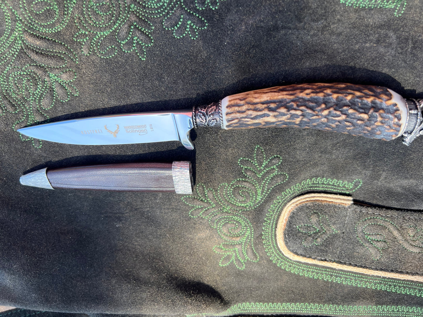 Traditional Deer Horn Knife with Pistol