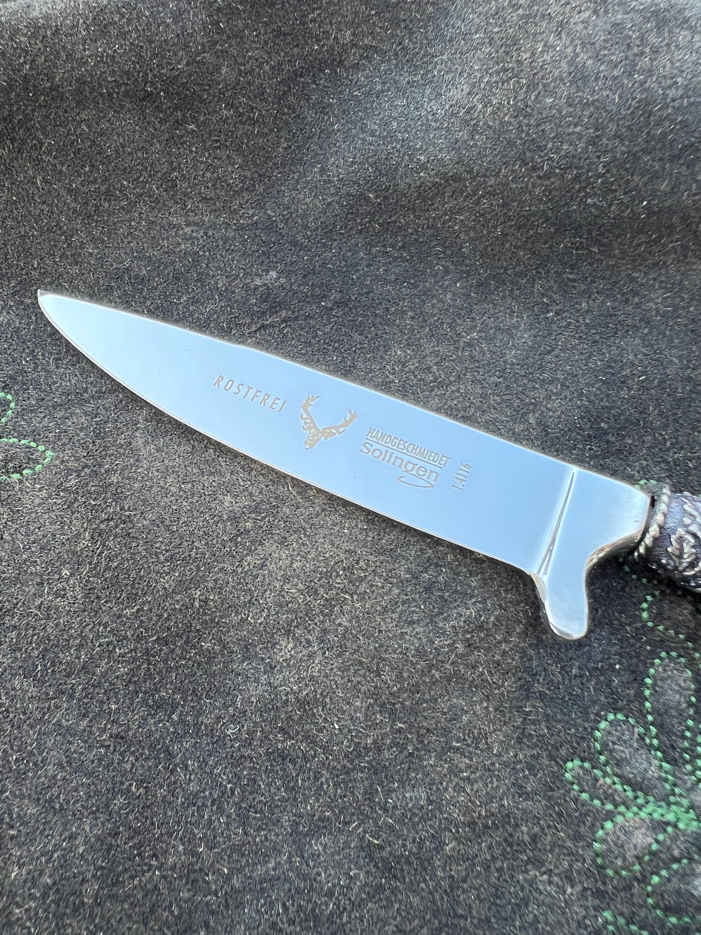 Traditional Deer Horn Knife with Pistol