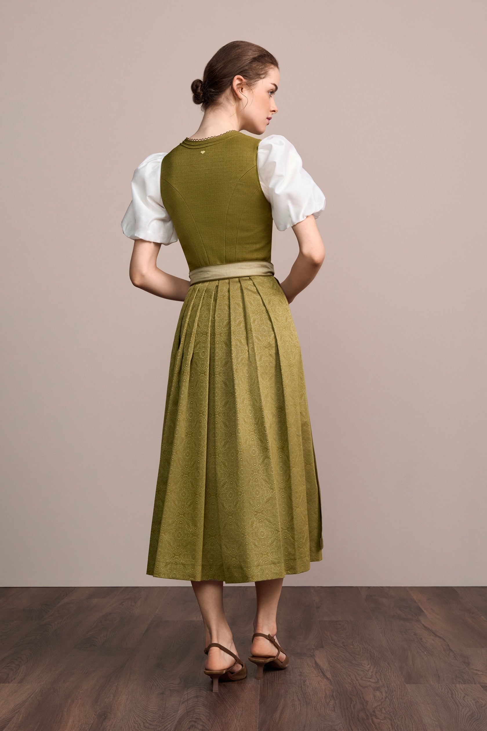 Julia Trentini Marianna maxi dirndl, detail