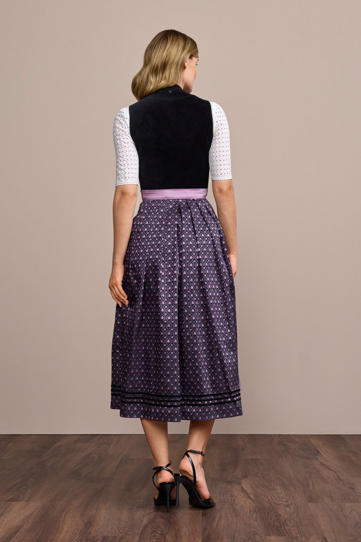 Julia Trentini Debbie maxi dirndl, detail