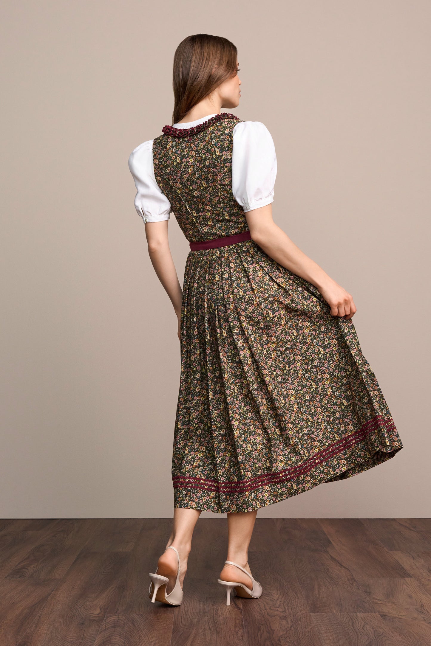 Julia Trentini Carolin maxi dirndl, detail