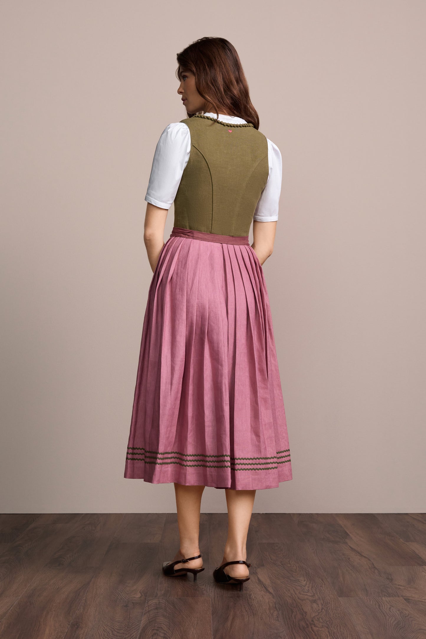 Julia Trentini Anemarie maxi dirndl, detail
