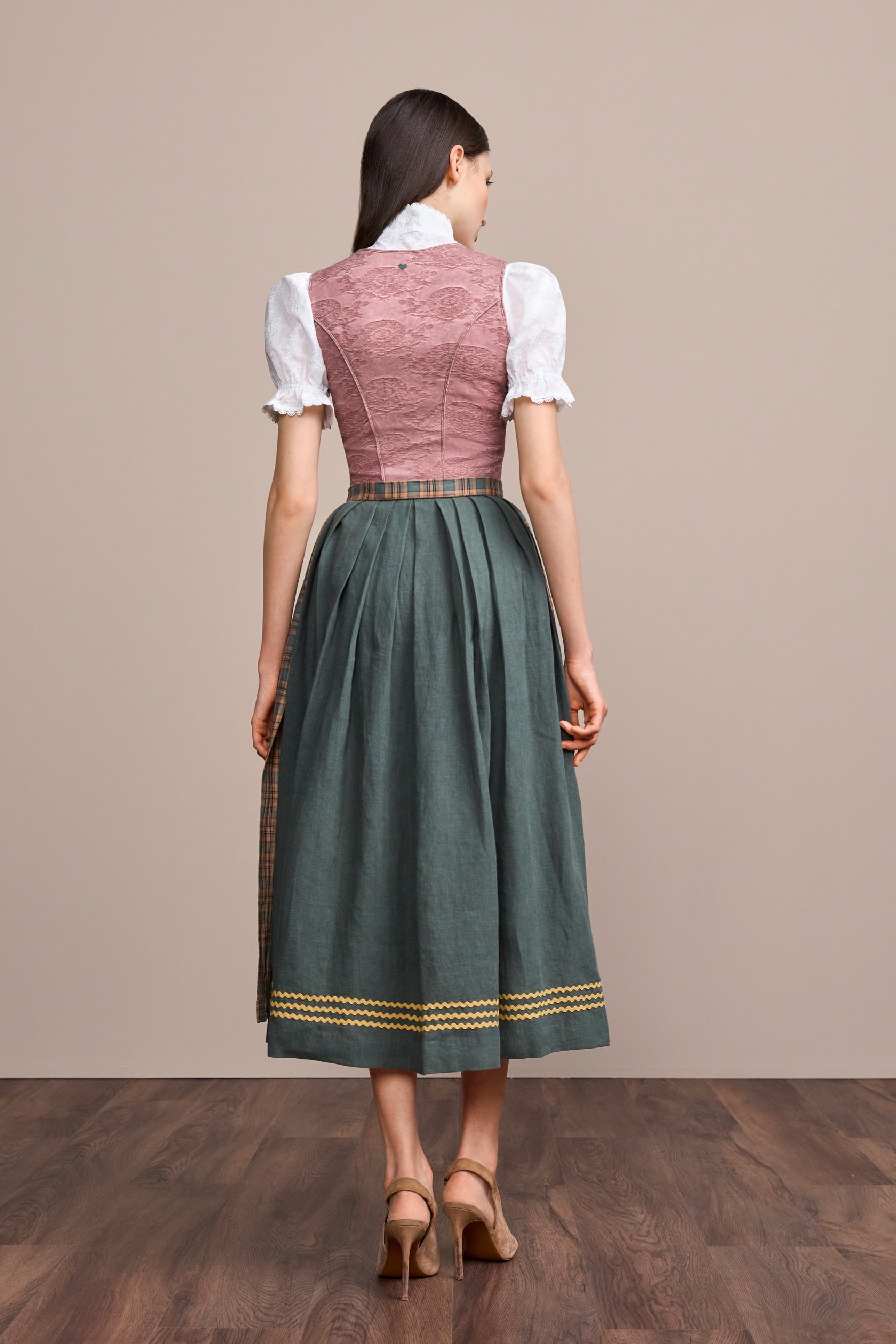 Julia Trentini Paloma maxi dirndl, detail
