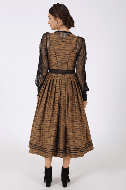 Julia Trentini Anna maxi dirndl, detail