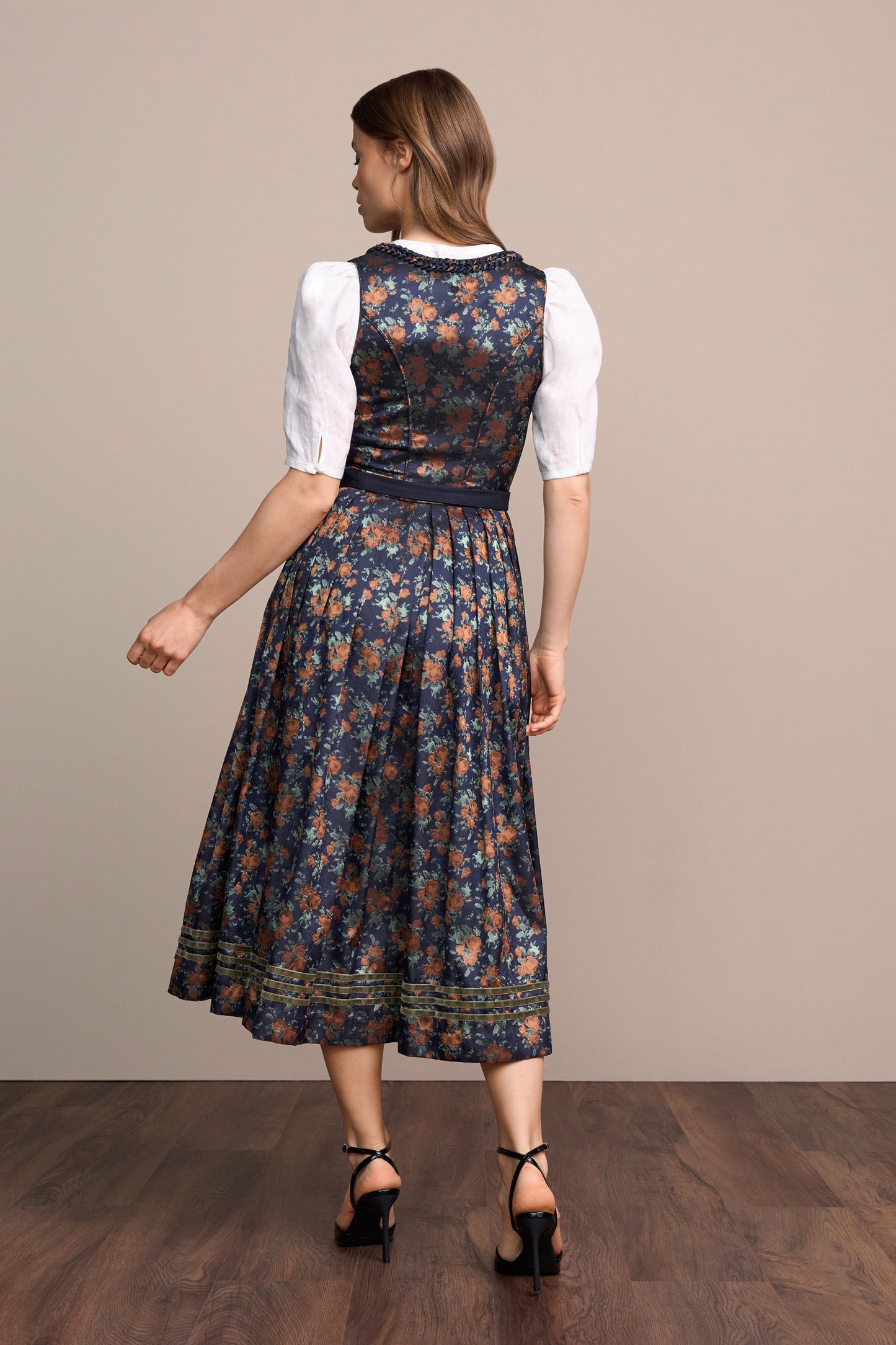 Julia Trentini Kathrin maxi dirndl, detail