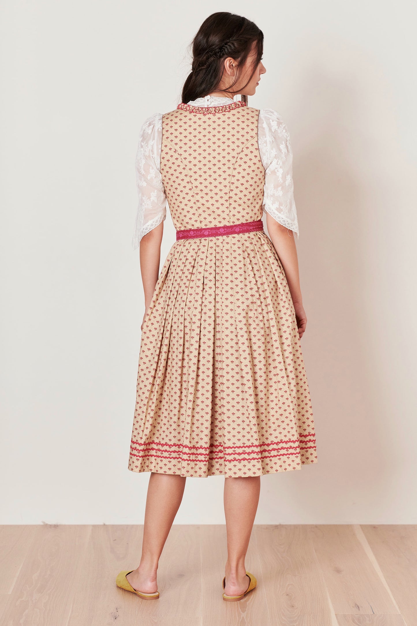 Julia Trentini Madita Dirndl, Beige — 70cm Long