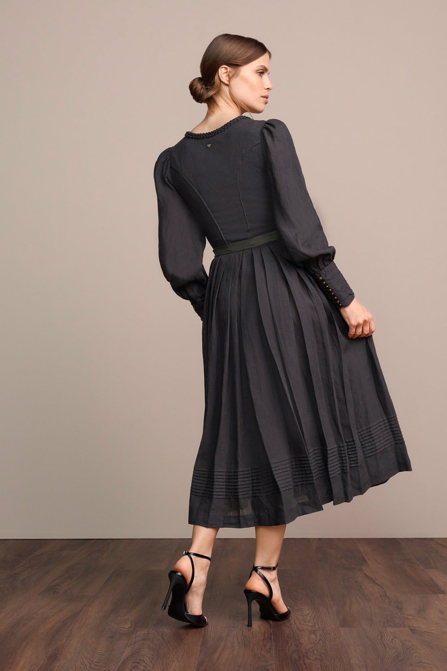 Julia Trentini Fenella maxi dirndl, detail