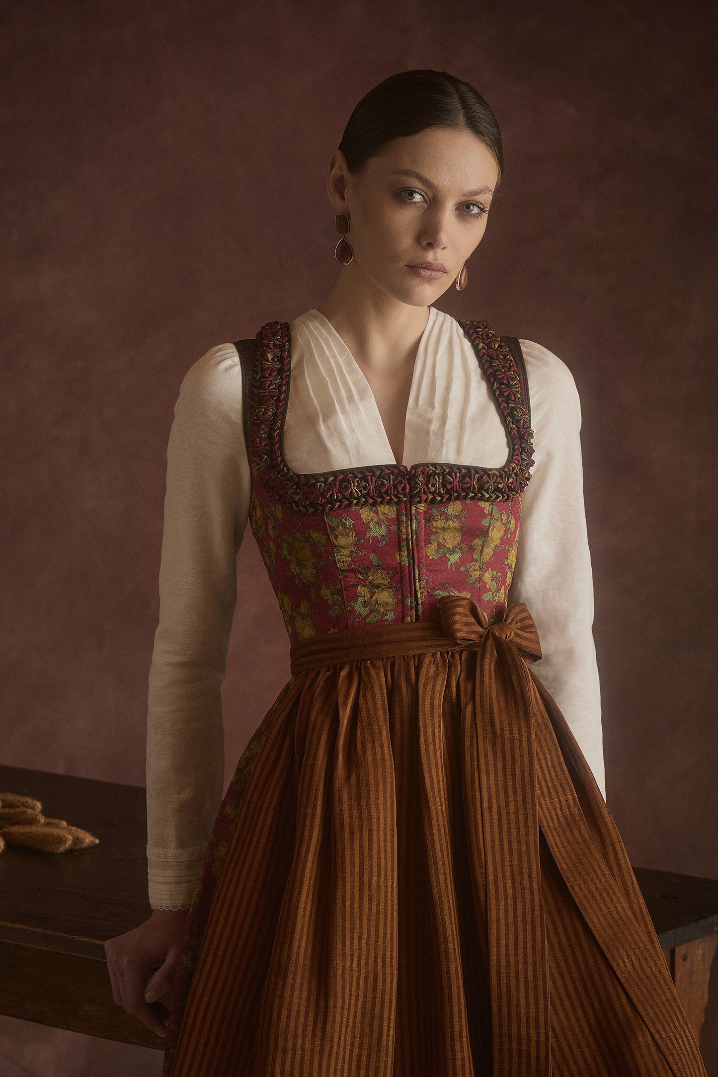 Julia Trentini Vanessa maxi dirndl, detail