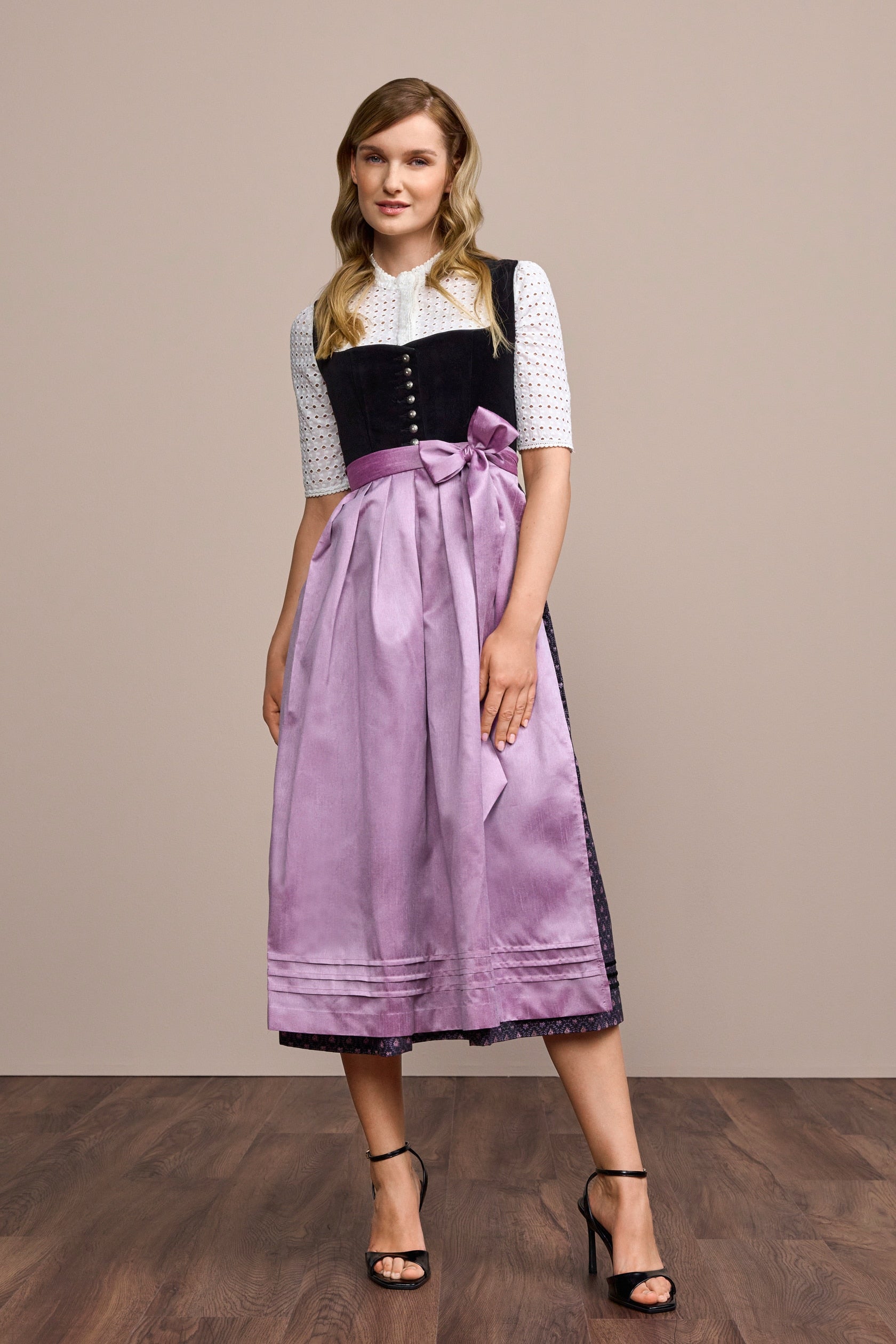 Julia Trentini Debbie maxi dirndl in black, 80cm