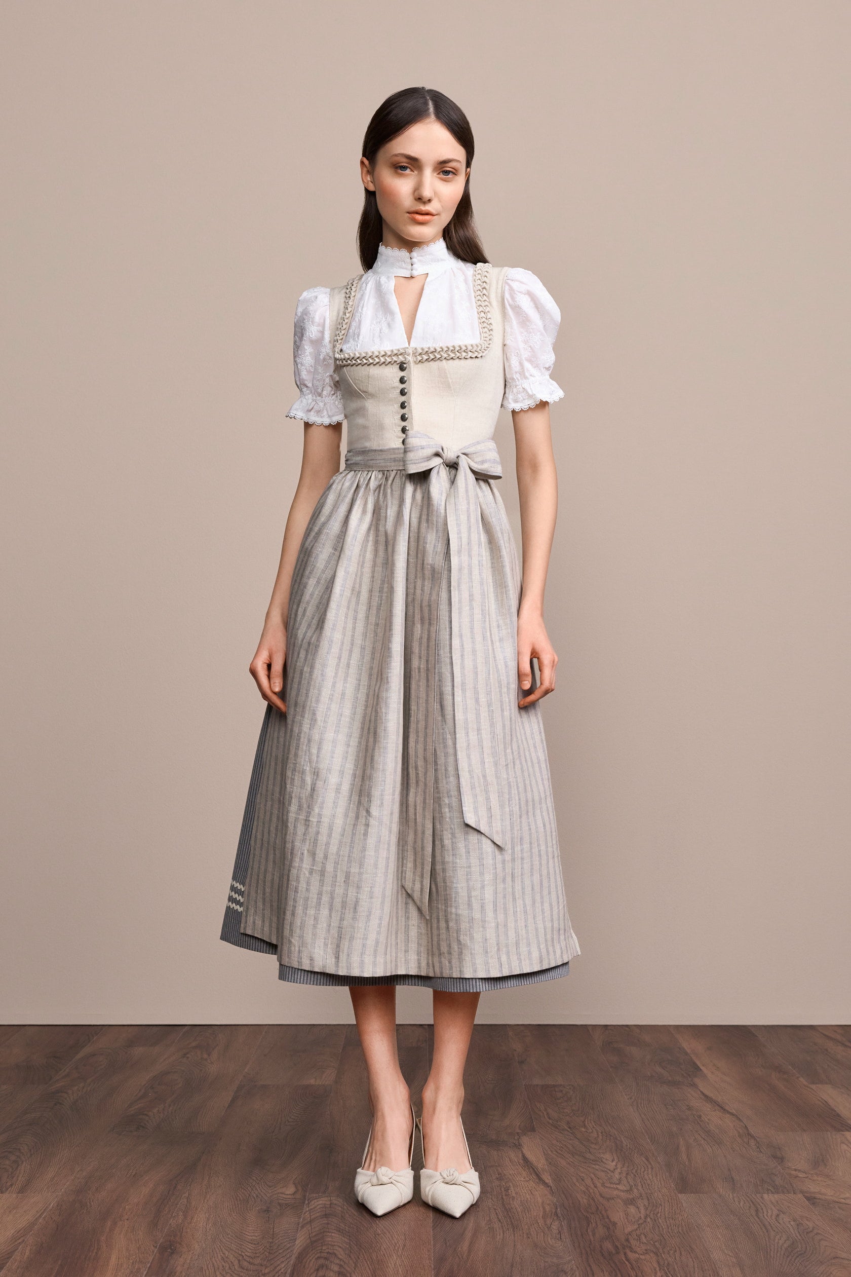 Julia Trentini Erin maxi dirndl in beige, 80cm