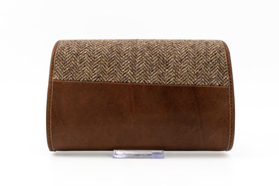 Clutch in brown made of nappa leather and tweed