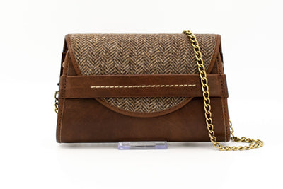 Clutch in brown made of nappa leather and tweed