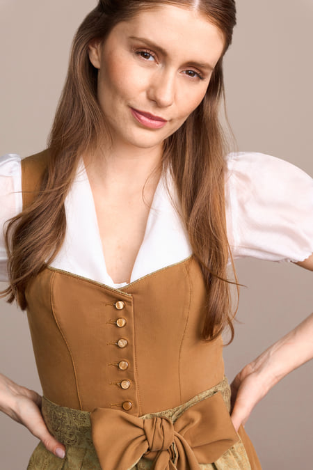 Julia Trentini Ronya Dirndl - view 2