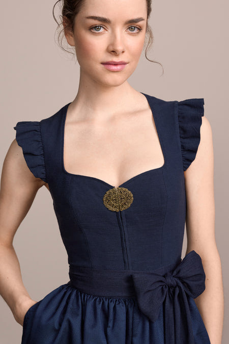 Julia Trentini Emely Dirndl - view 2