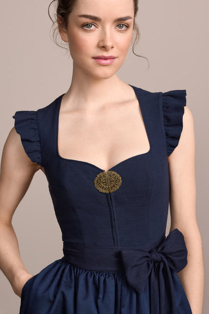 Julia Trentini Emely Dirndl - view 2