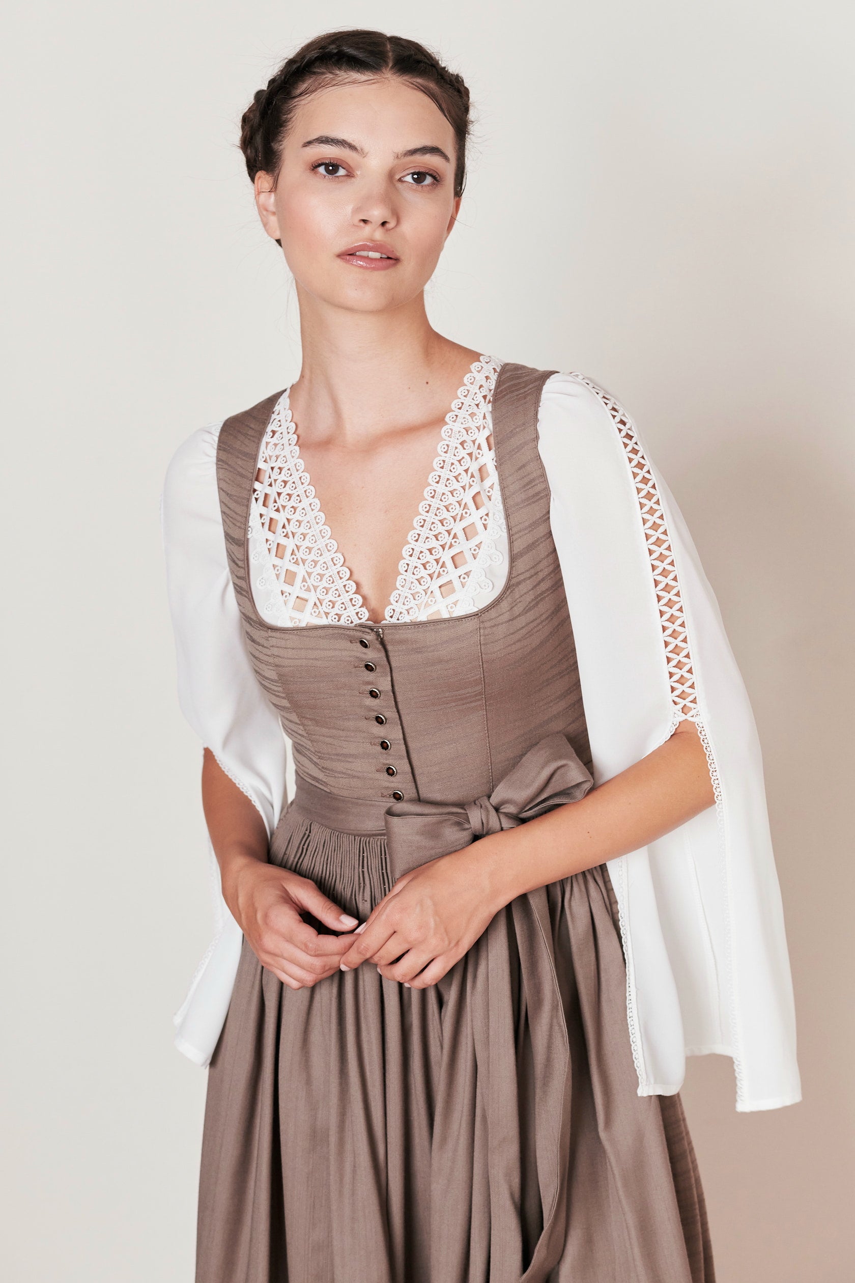 Julia Trentini Leanne maxi dirndl, back view