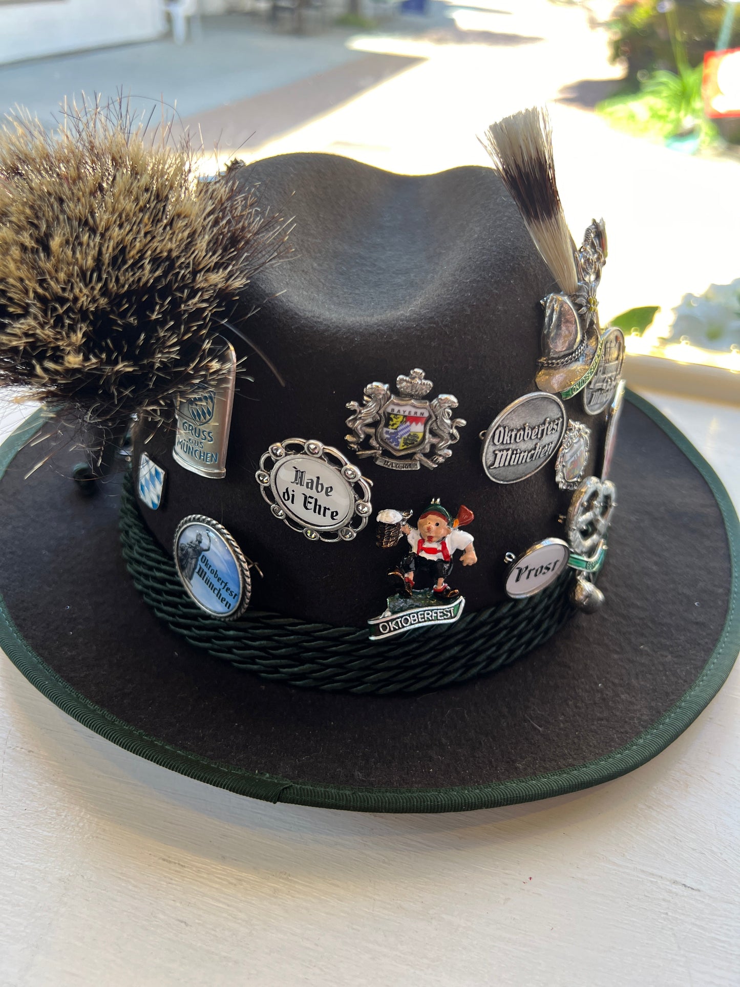 Muchen Stein Hat Pin